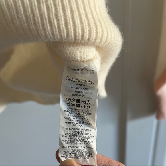 Sweaty Betty Recline Wool V Neck Sweater in Lily White Size Small - Picture 7 of 9